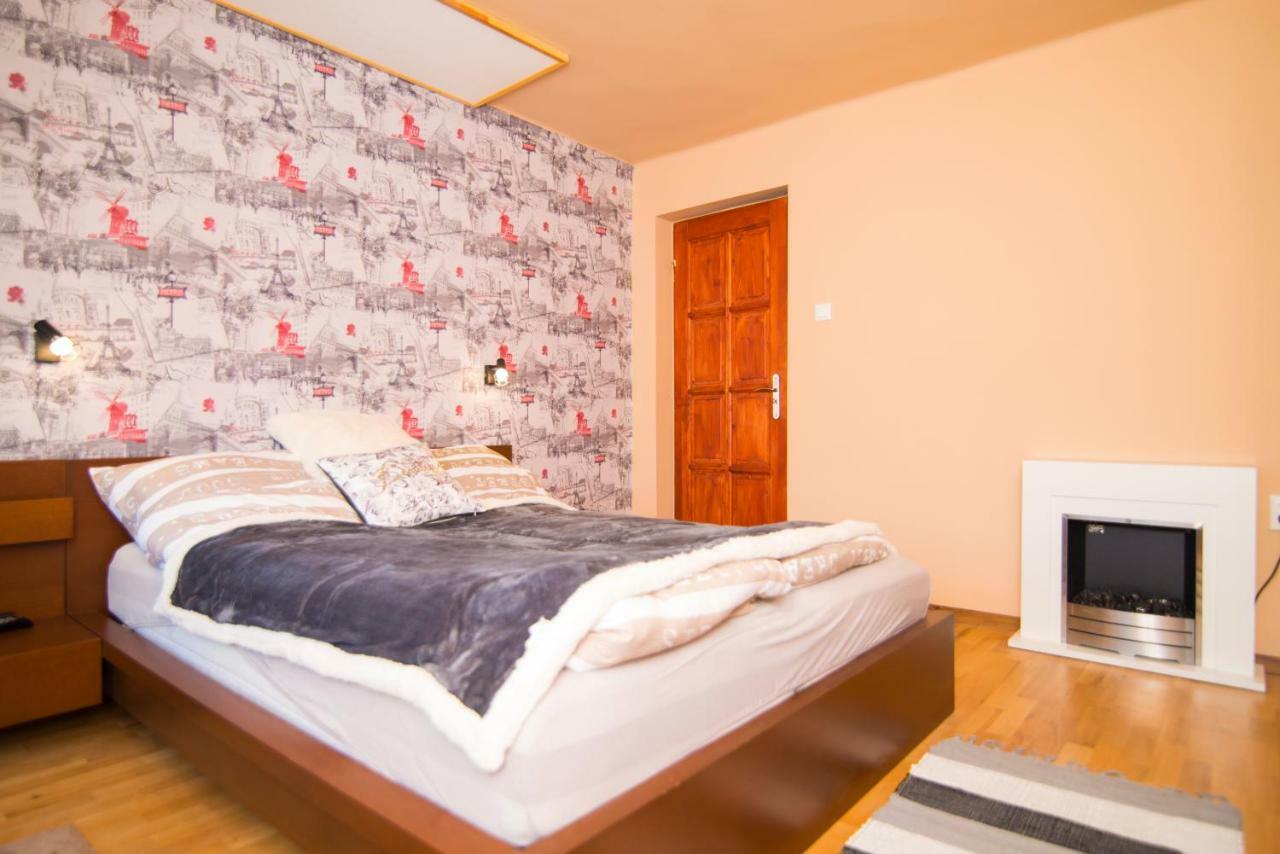 Oeskarszt Apartman Urkut Εξωτερικό φωτογραφία